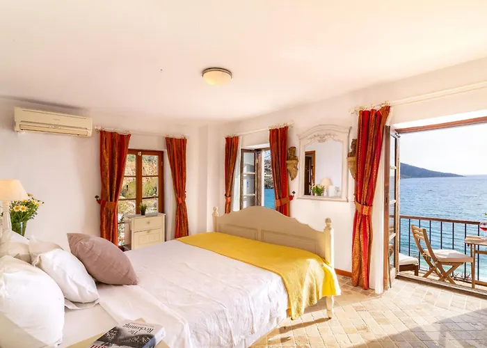 Customs House Tatil Evi Kalkan