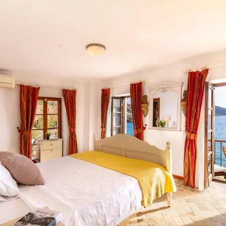 Customs House Case de vacanță Kalkan